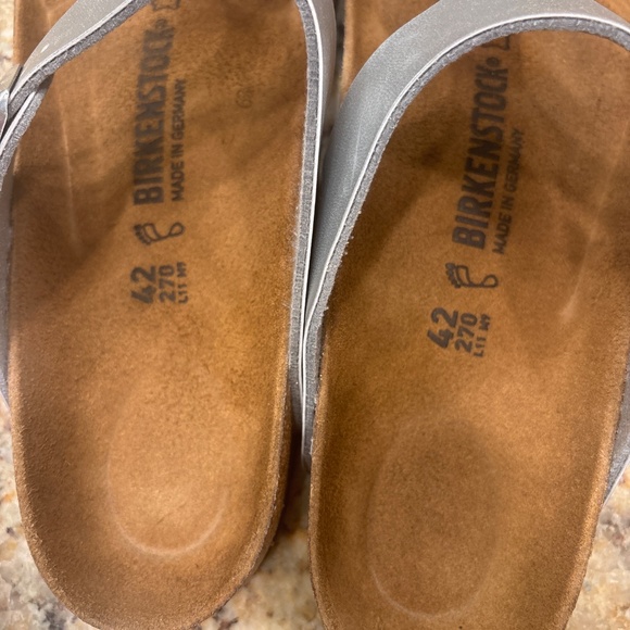 Silver Birkenstock Gizeh Sandal - Picture 4 of 4